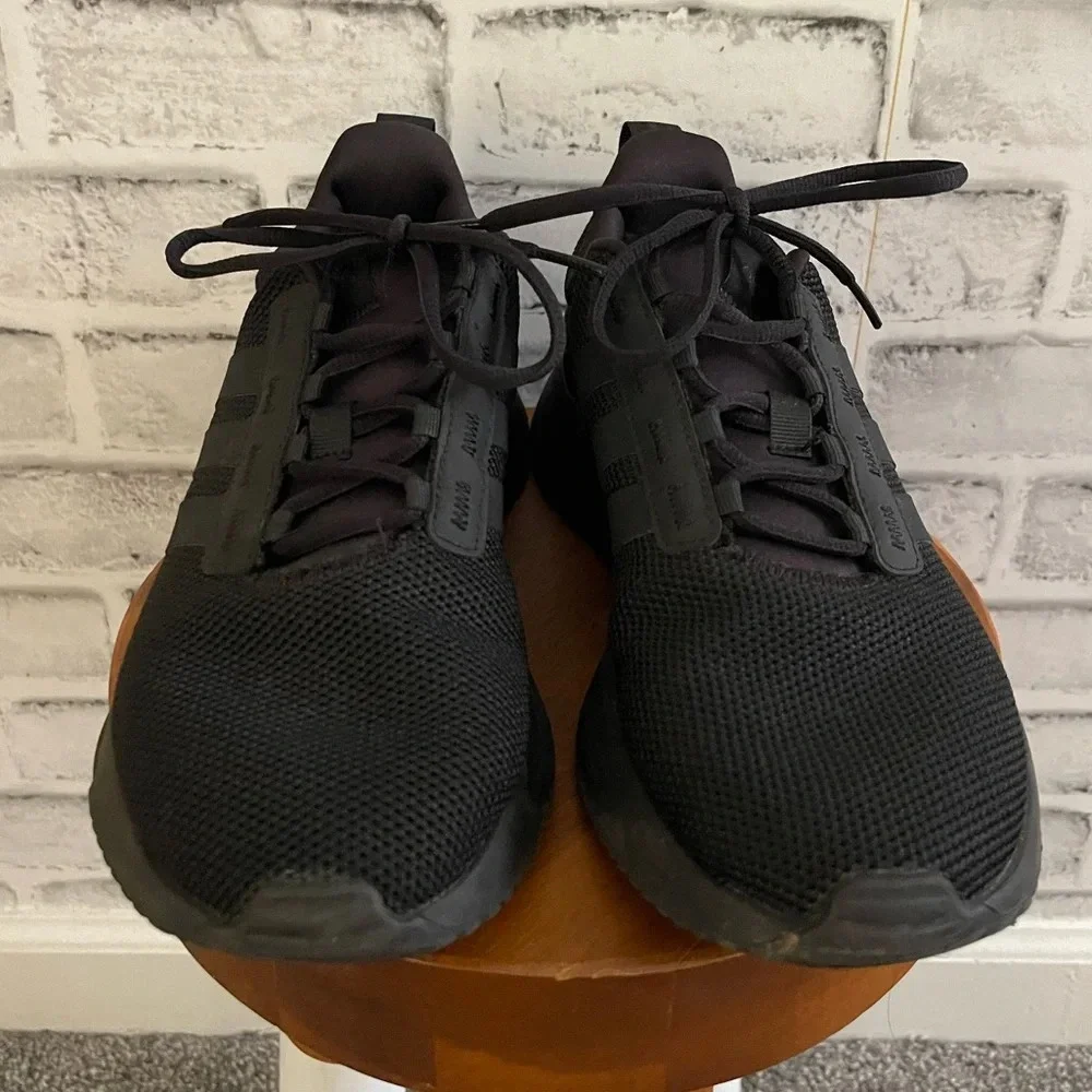 Youth sized adidas black Racer lace up athletic sneakers 5Y